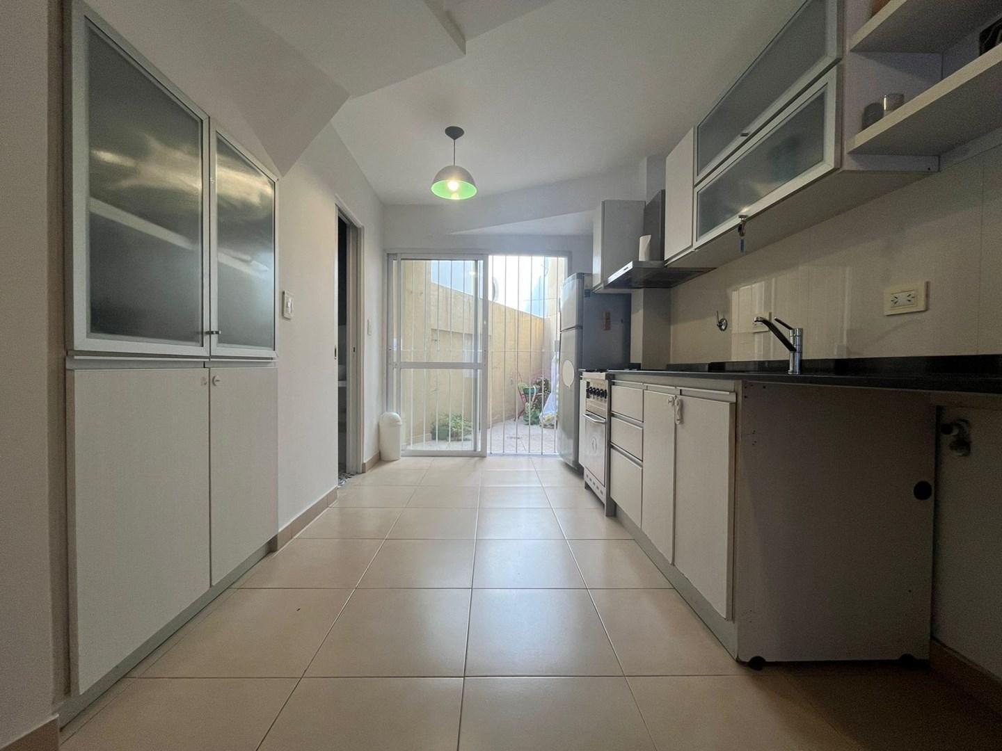 Foto de VENTA DUPLEX 3 AMB HAEDO NORTE - C/ COCH. - APTO CRÉDITO, imagen 2