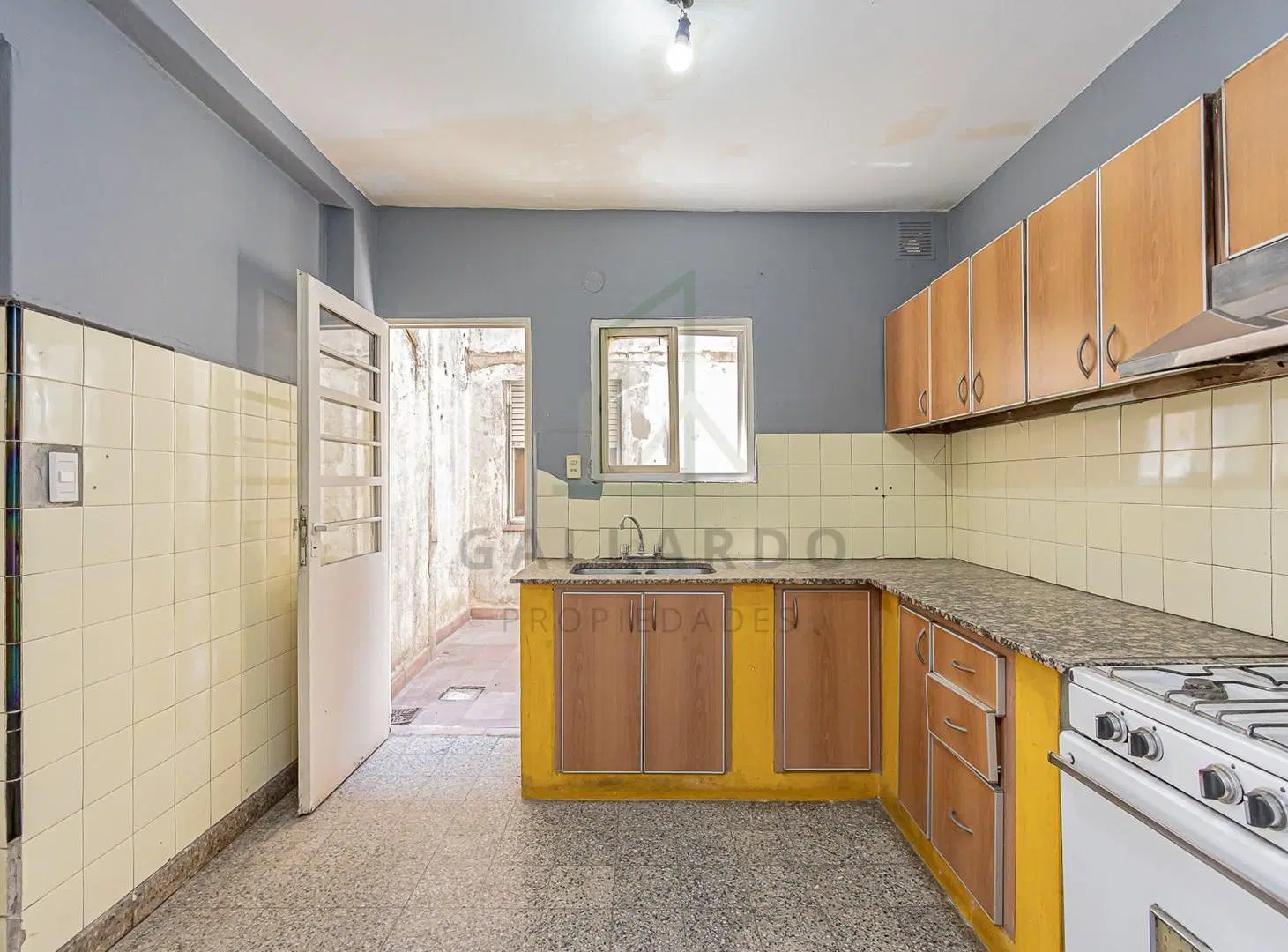 VENTA PH 3 AMB CASEROS - C/COCH Y PATIO - APTO CRÉDITO 5