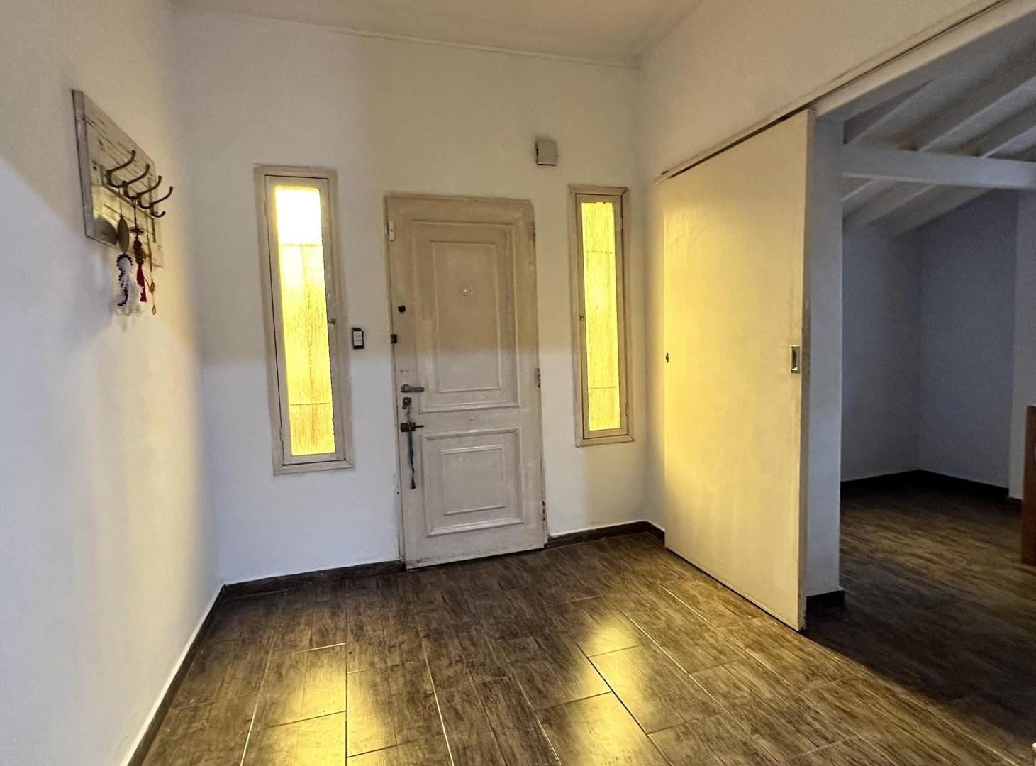Foto de Casa en Venta en Haedo, Morón, G.B.A. Zona Oeste, imagen 2