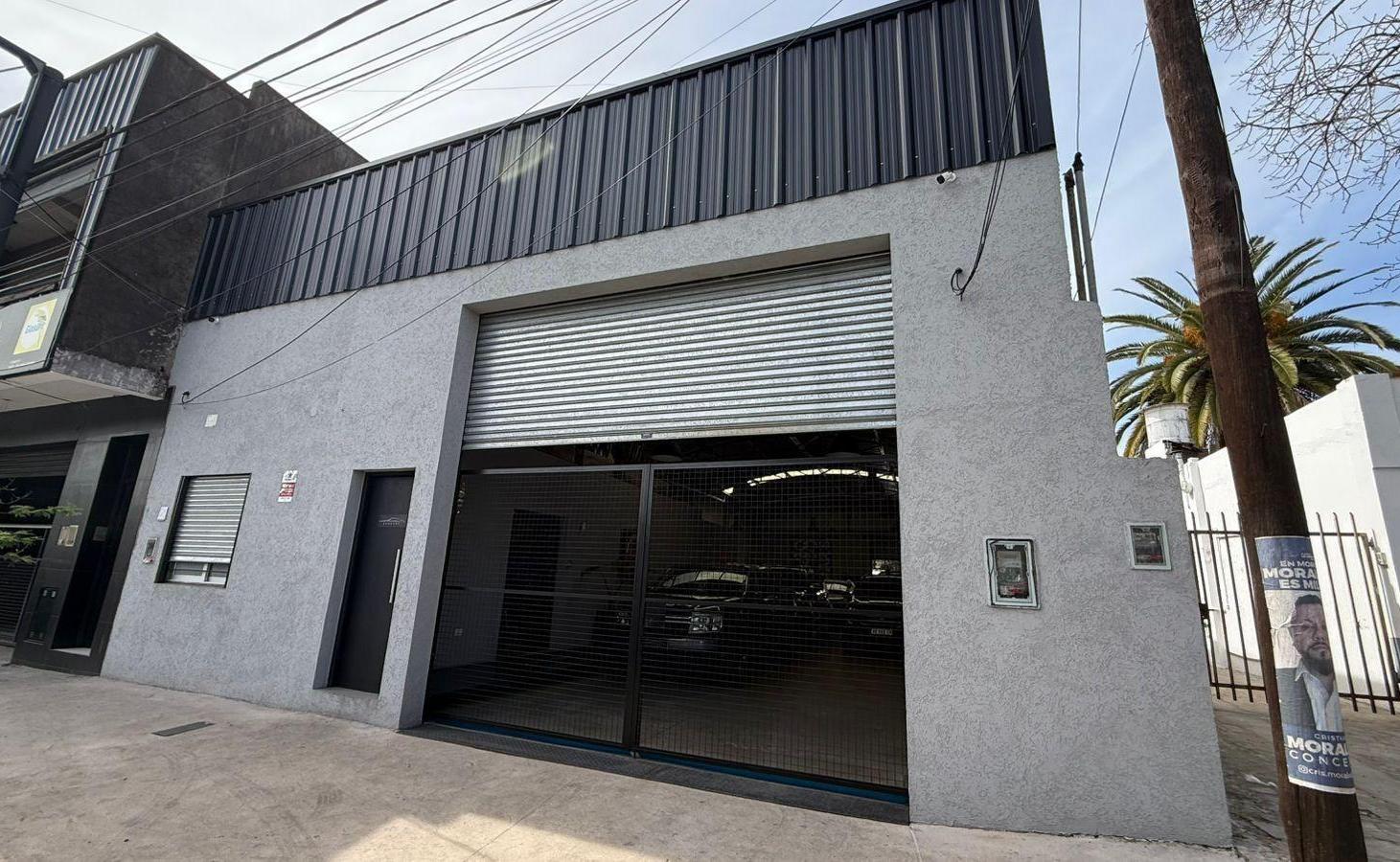 Foto de Depósito Galpón en Venta en Morón, G.B.A. Zona Oeste, Argentina, imagen 1