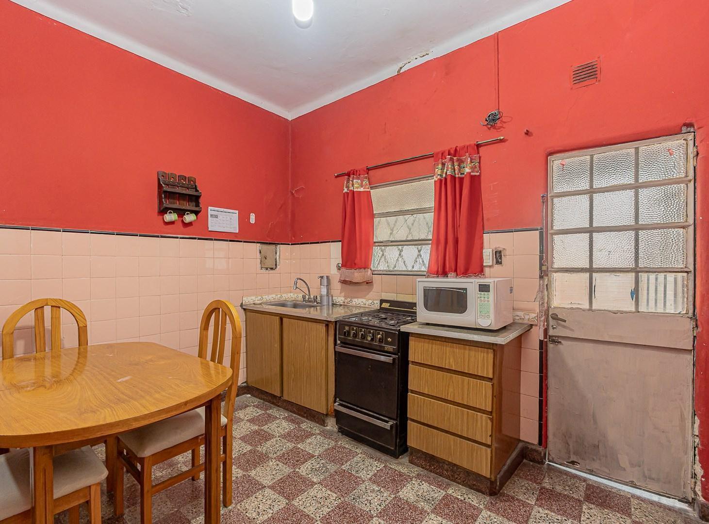 Foto de CASA VENTA PERMUTA 3 AMB VILLA LUZURIAGA, imagen 3