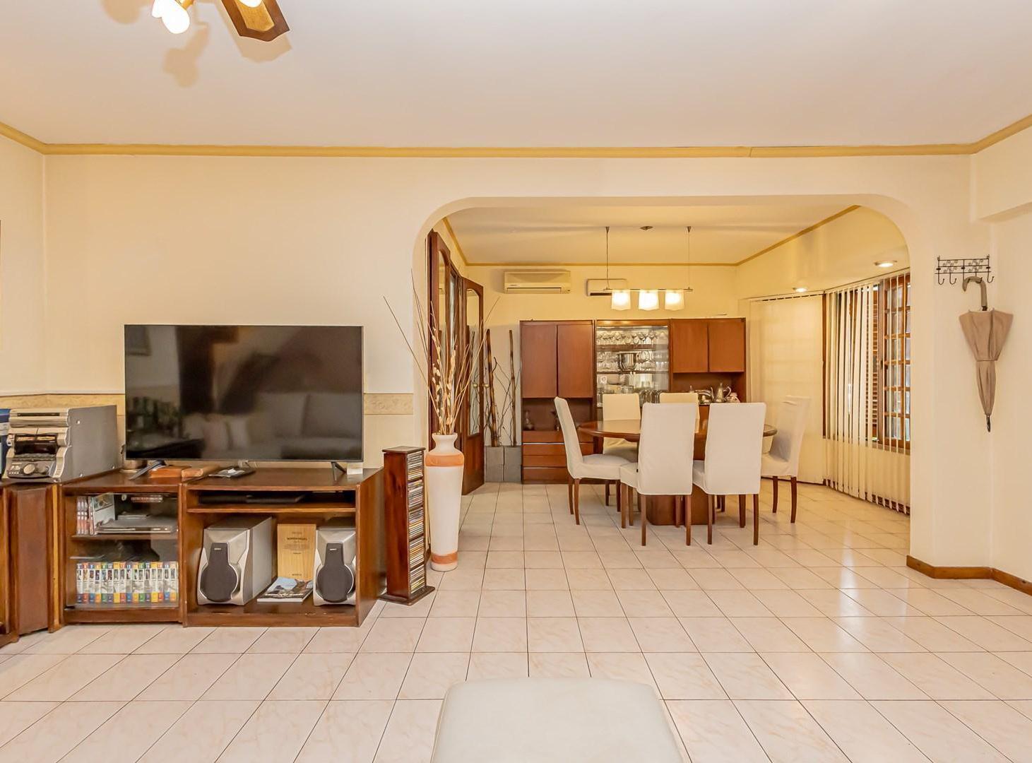 Foto de Casa Chalet en Venta en Barrio Güemes, Haedo, Morón, imagen 5