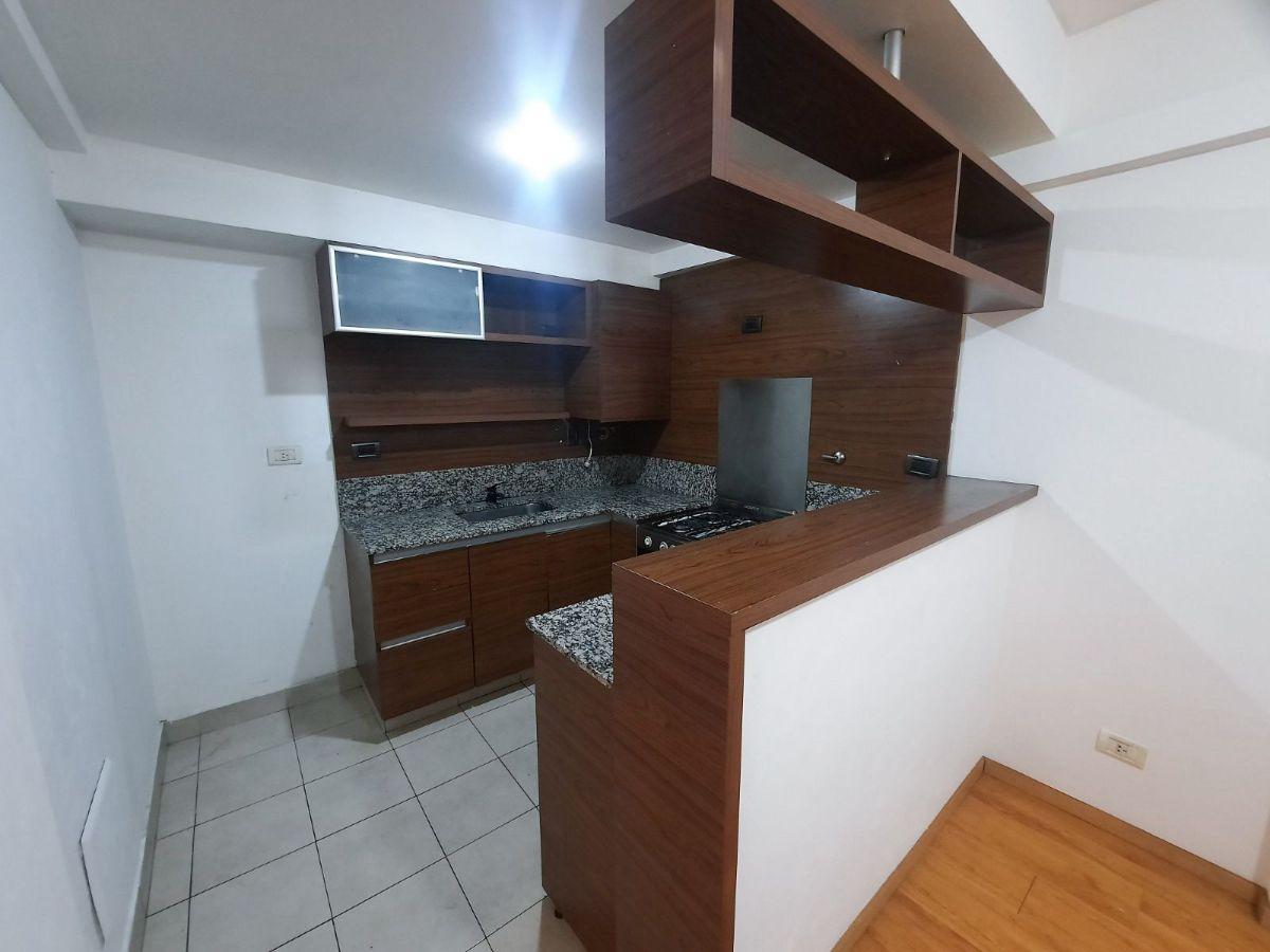 Foto de Departamento de 2 Ambientes Al Frente con Balcón, SUM, landry. Villa, imagen 2