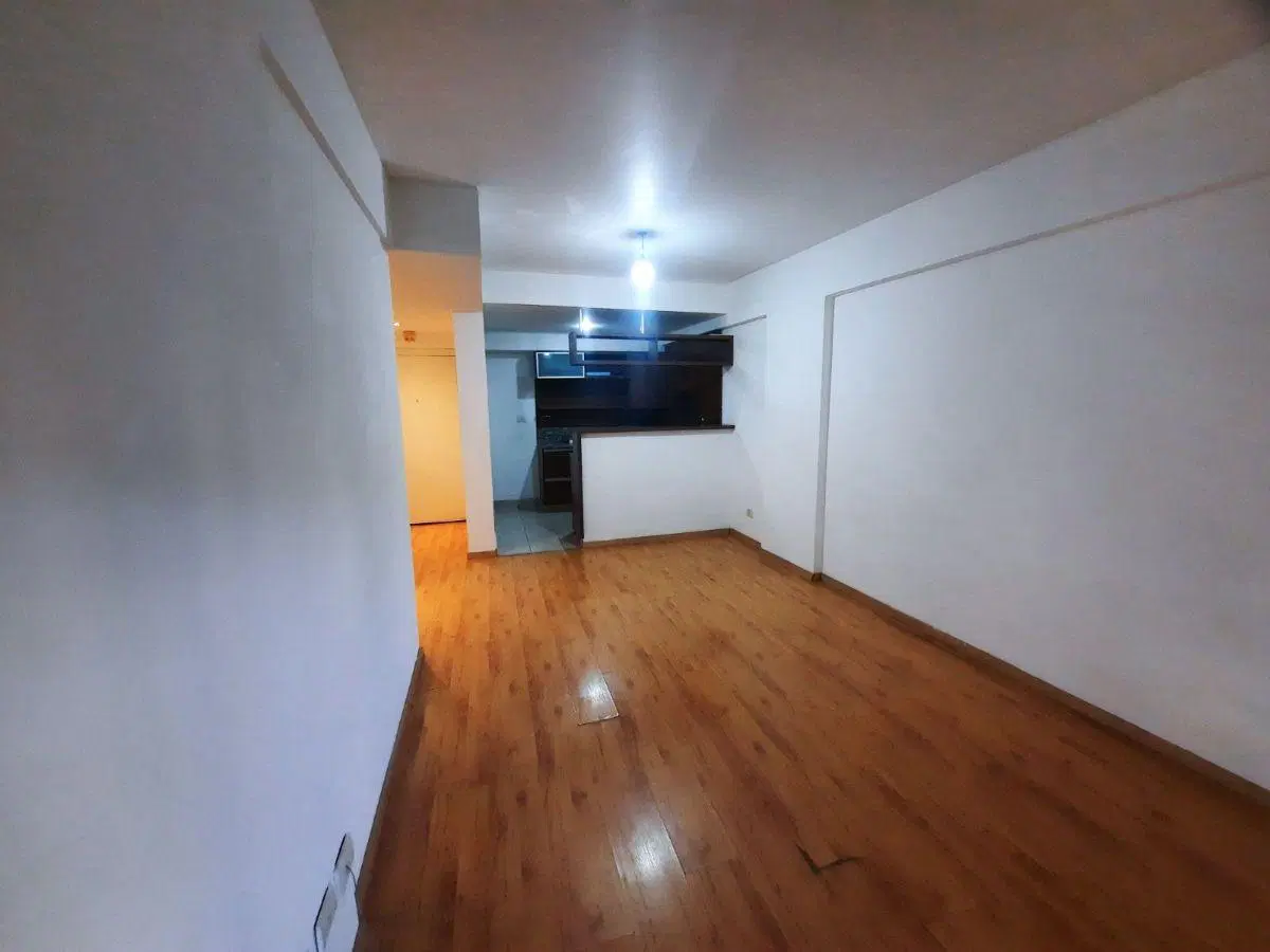Departamento de 2 Ambientes Al Frente con Balcón, SUM, landry. Villa Del Parque 3
