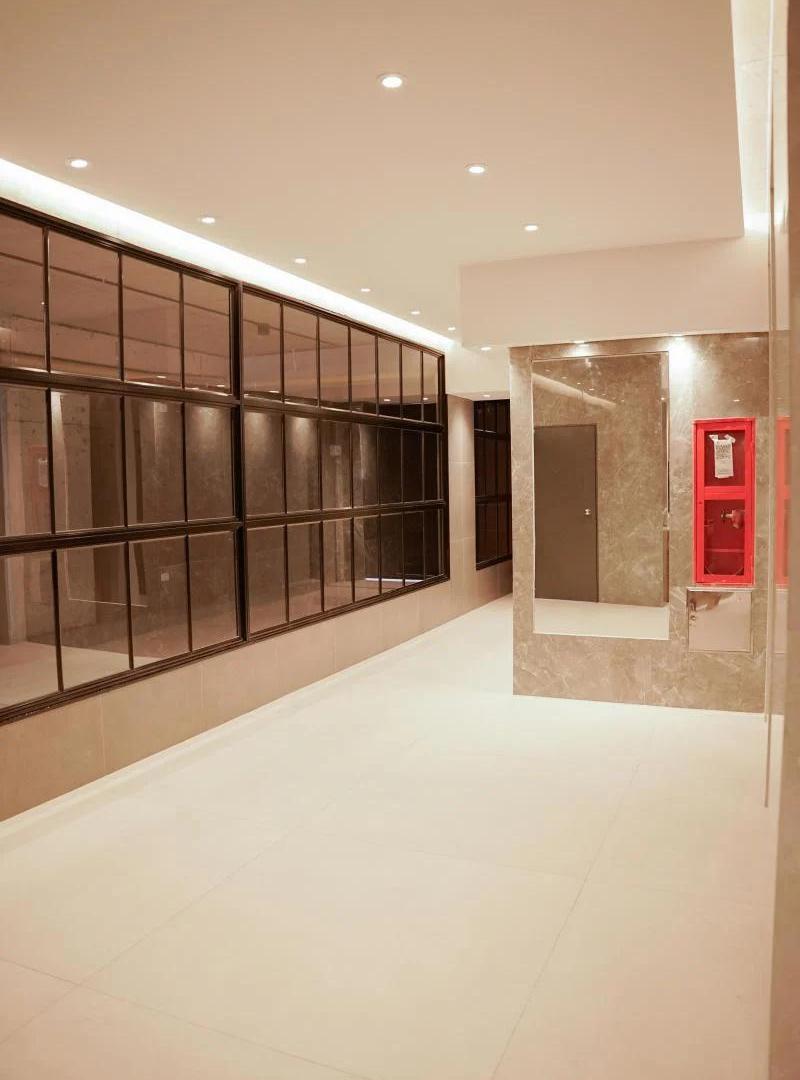 Foto de Oficina en Alquiler 184 m2 en Flores Todo 1 Piso. Edificio de Categoria, imagen 2