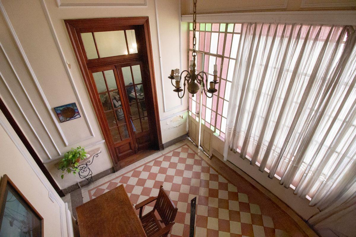 Foto de PH RECICLADO de 6 ambientes - Patio + Cochera - Entrada Independiente, imagen 2