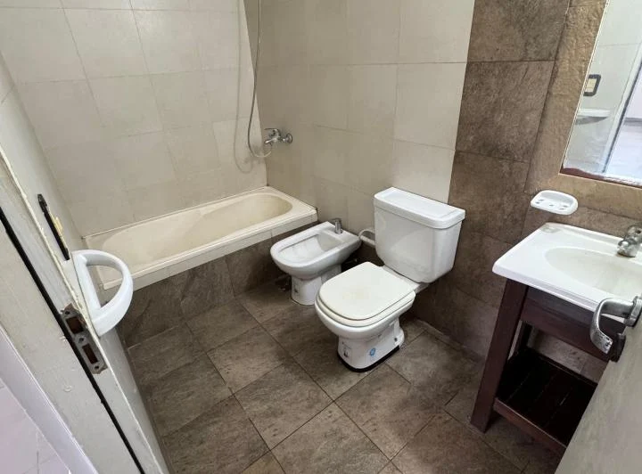 Departamento 2 ambientes con cochera  4