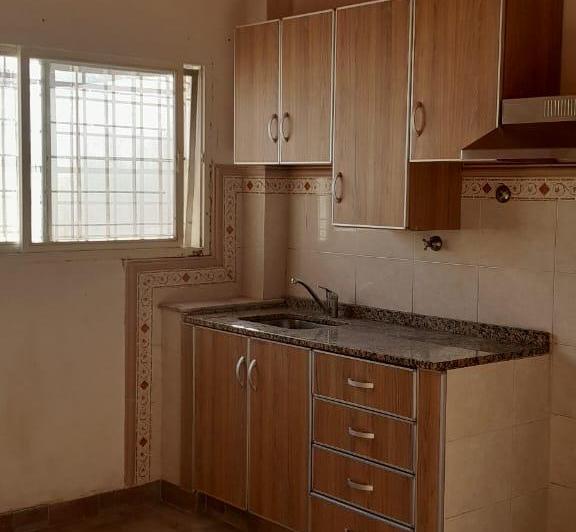 Casa al frente 3 ambientes con patio. 2
