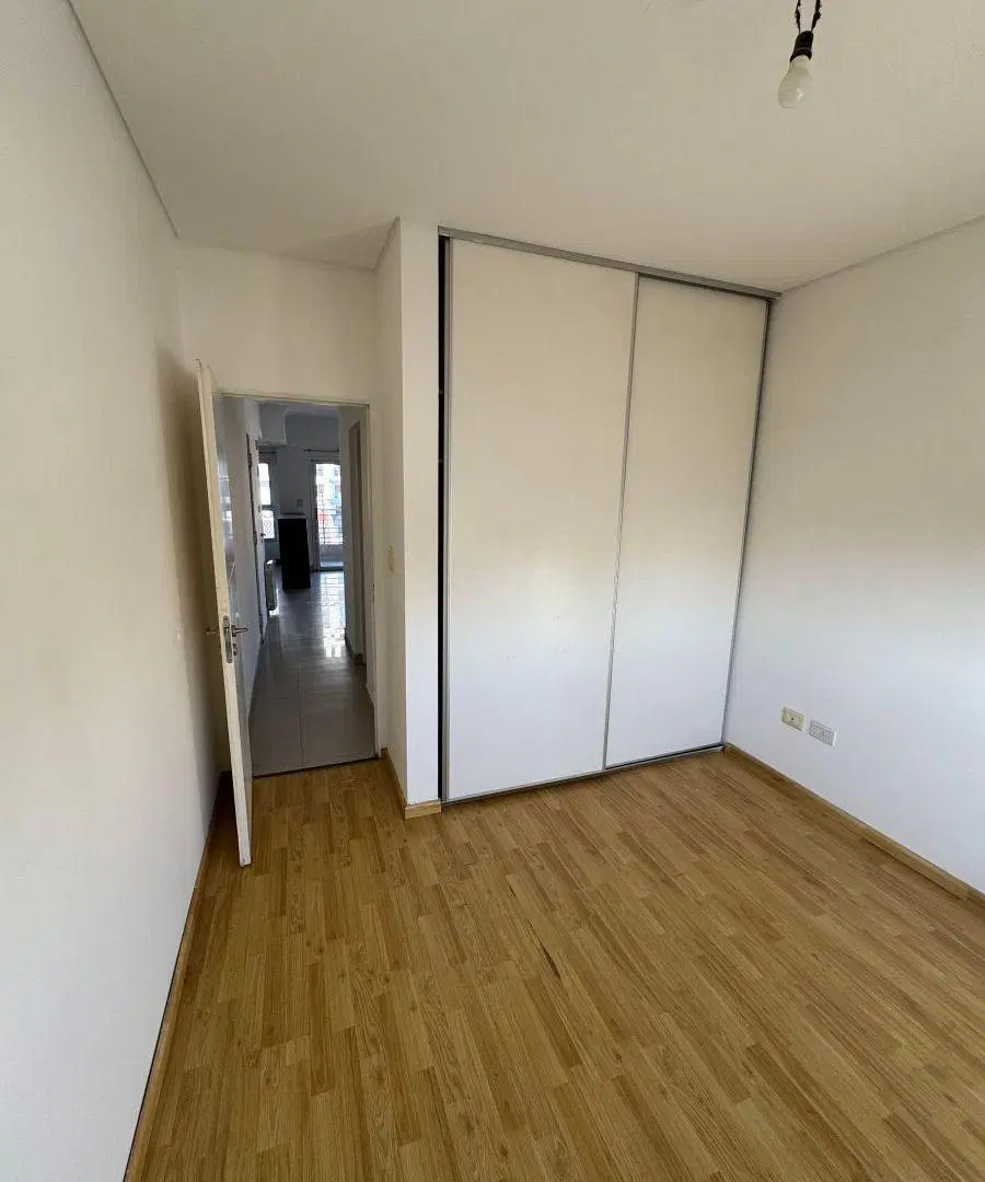 Departamento excelente ubicación amplio balcón impecable 8