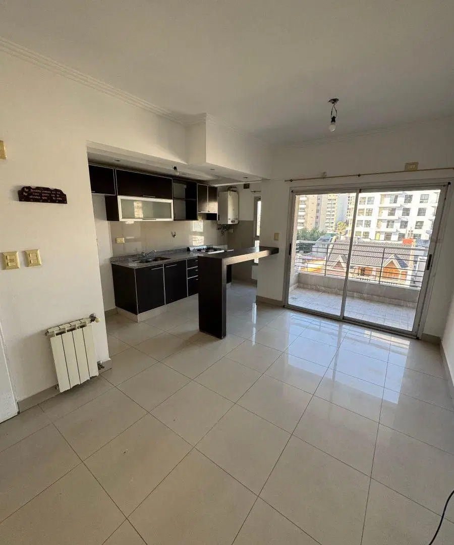 Departamento excelente ubicación amplio balcón impecable 3