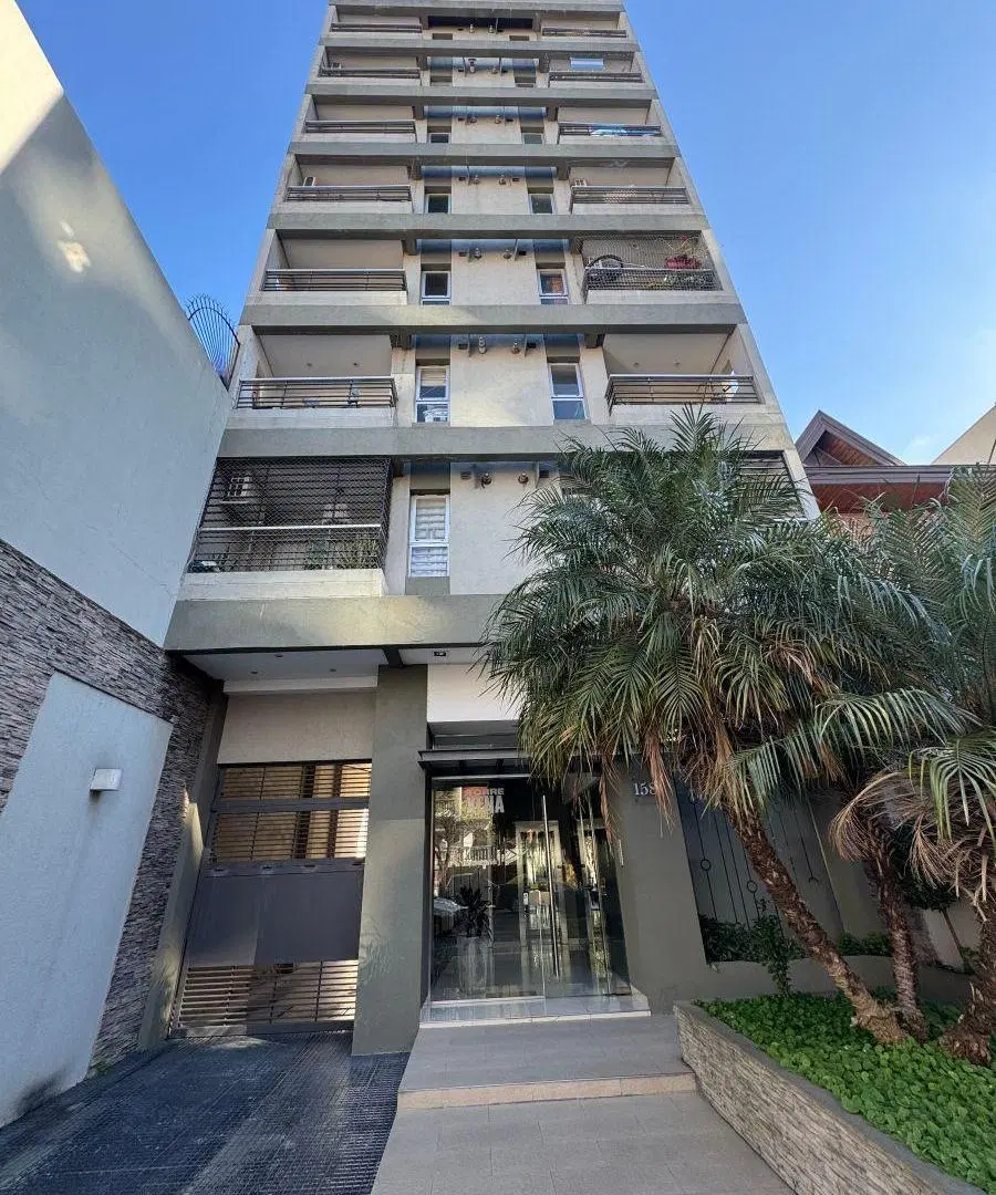 Departamento excelente ubicación amplio balcón impecable 2