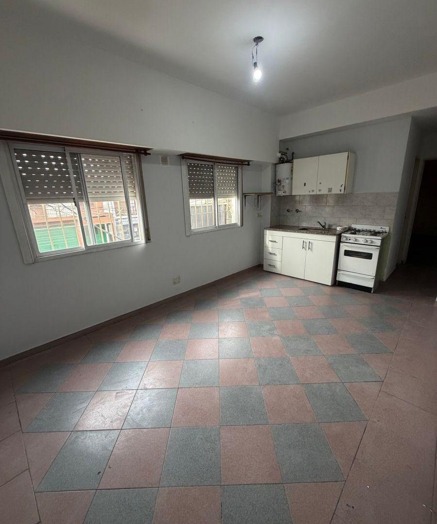 Foto de Departamento 2 Amb C/cochera muy cerca Las Lomitas, imagen 4