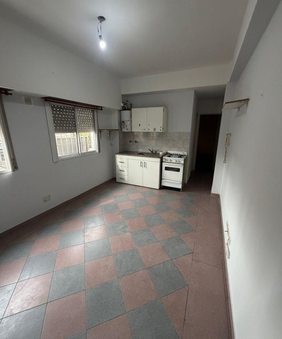 Foto de Departamento 2 Amb C/cochera muy cerca Las Lomitas, imagen 5