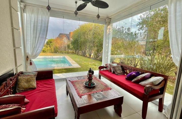 Casa en  alquiler con muebles en castores, Nordelta 2