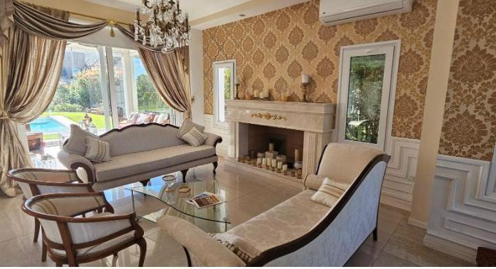 Casa en  alquiler con muebles en castores, Nordelta 5