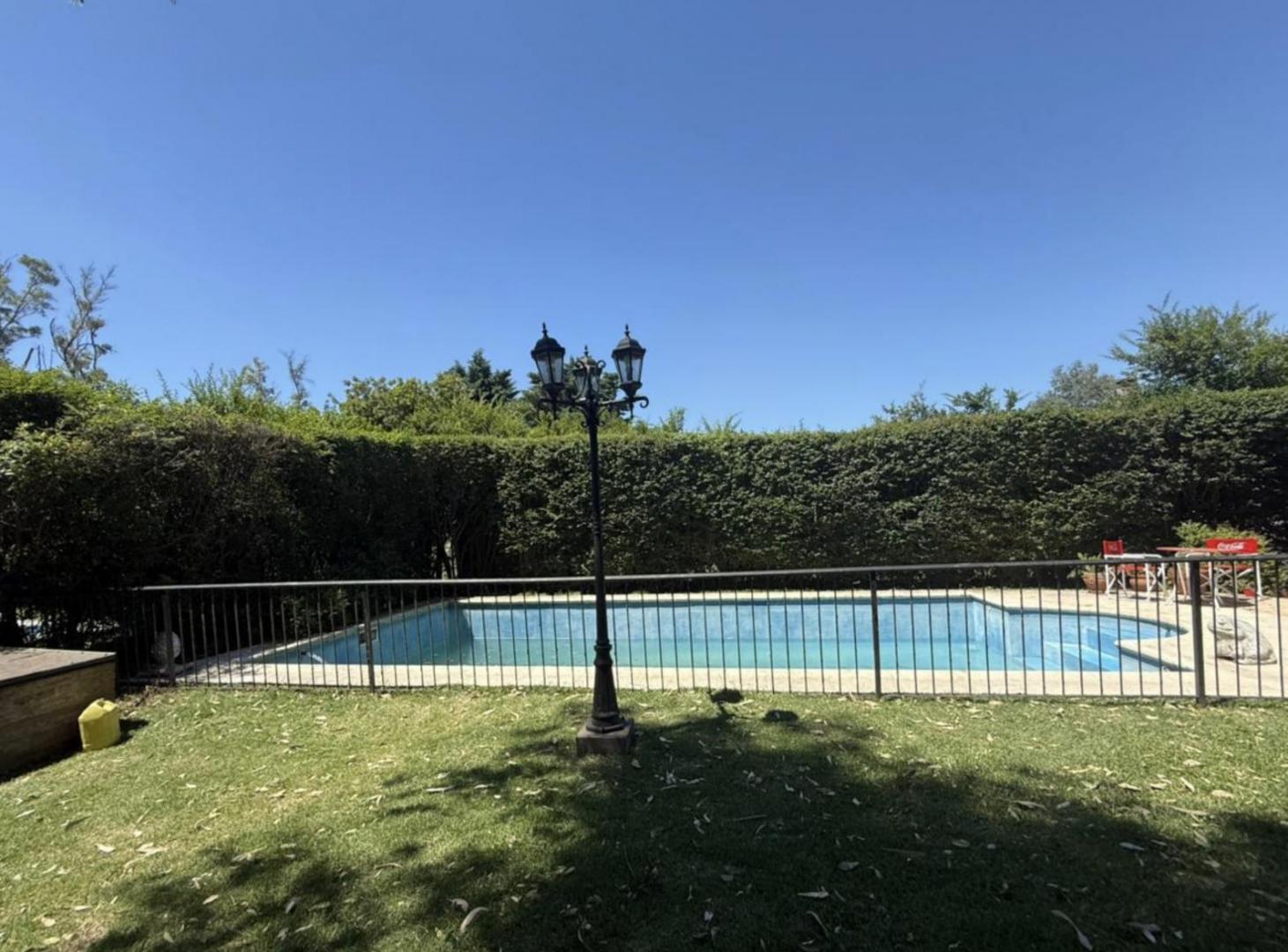 Casa en alquiler en barrio Las Condes, Pilar
