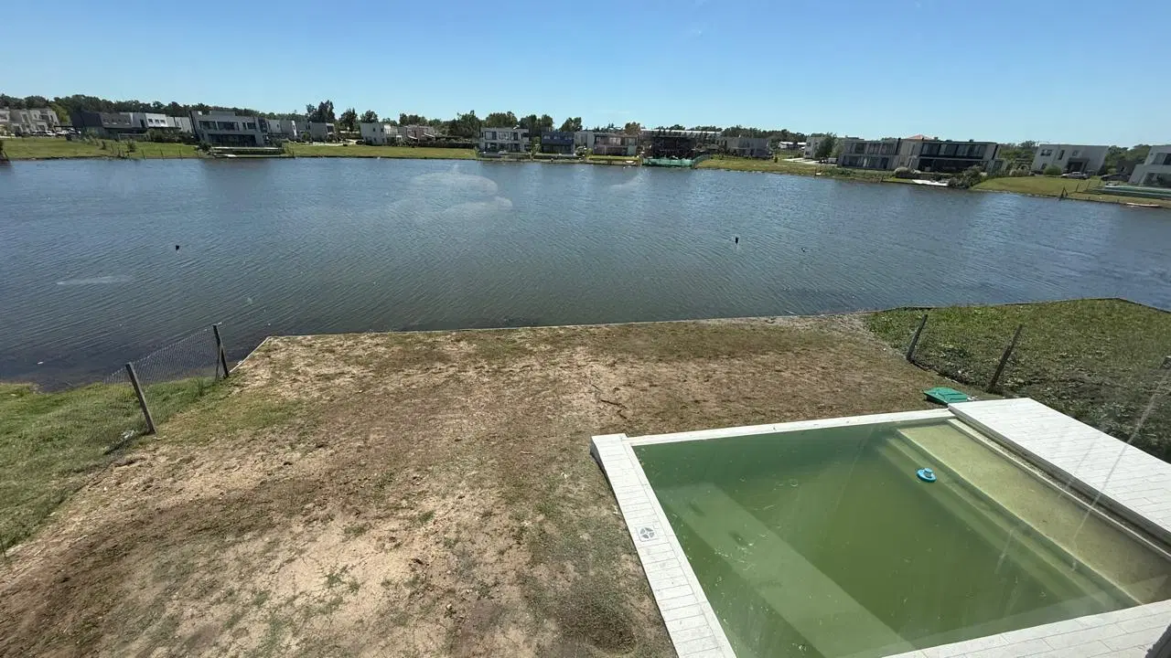 Casa en venta en Barrio Santa Ana Villanueva 4