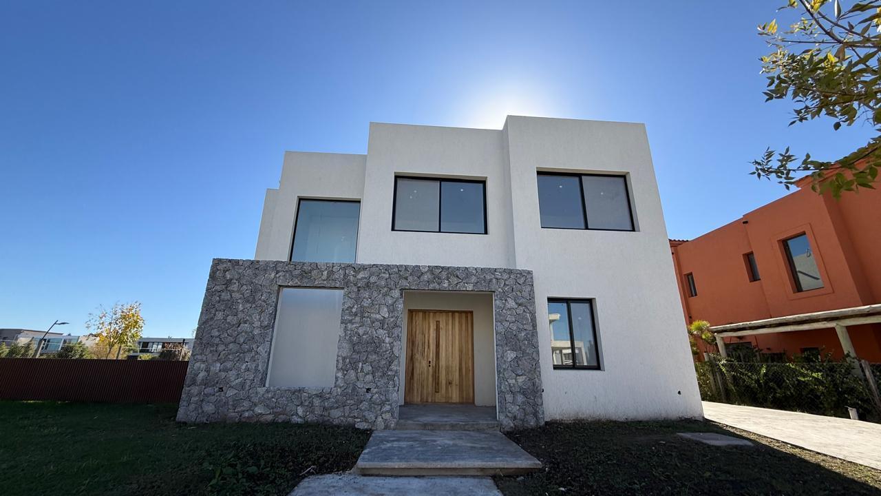 Casa en Laguna Grande