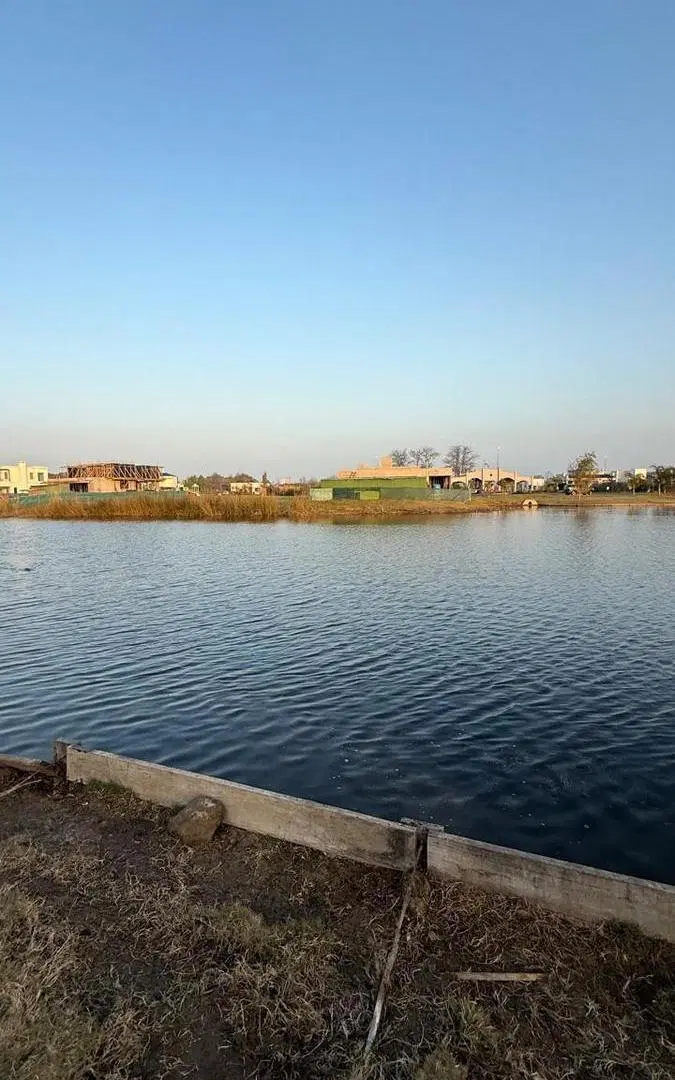 Terreno en venta a la laguna en Santa Ana 5
