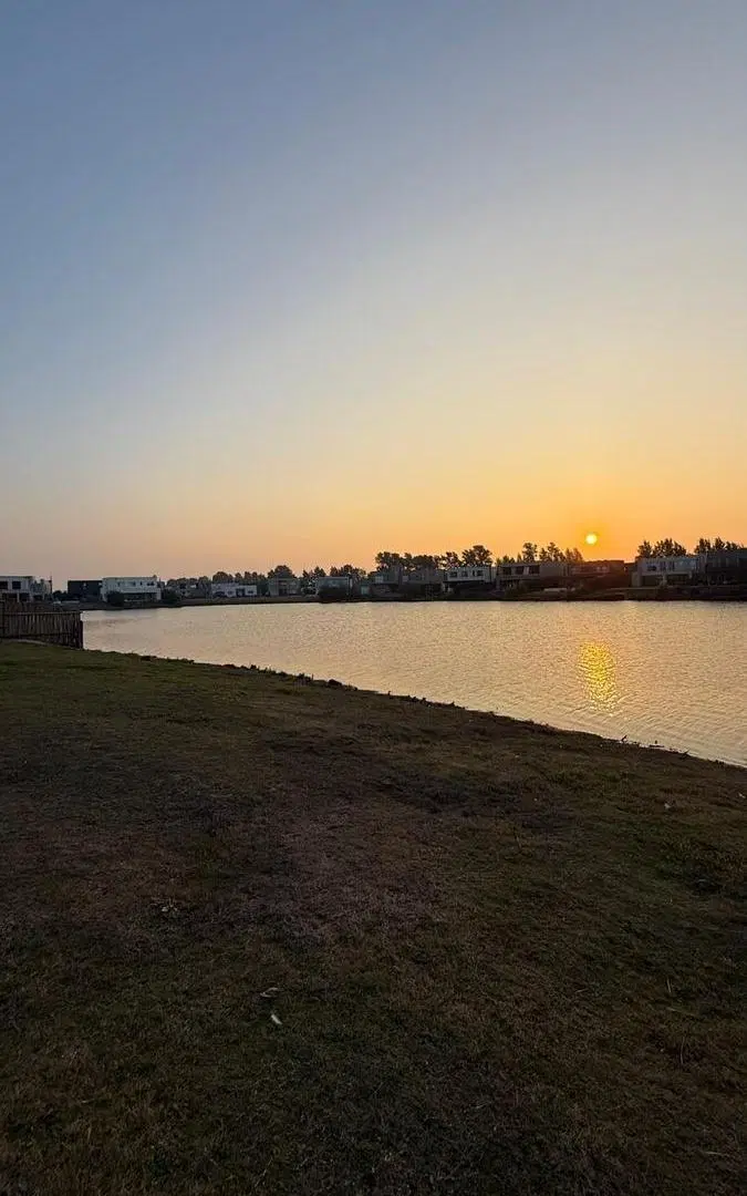 Terreno en venta a la laguna en Santa Ana 5