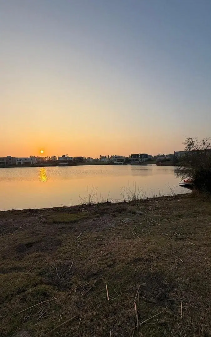Terreno en venta a la laguna en Santa Ana 4