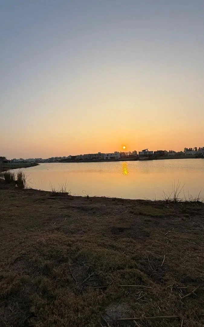 Terreno en venta a la laguna en Santa Ana 2