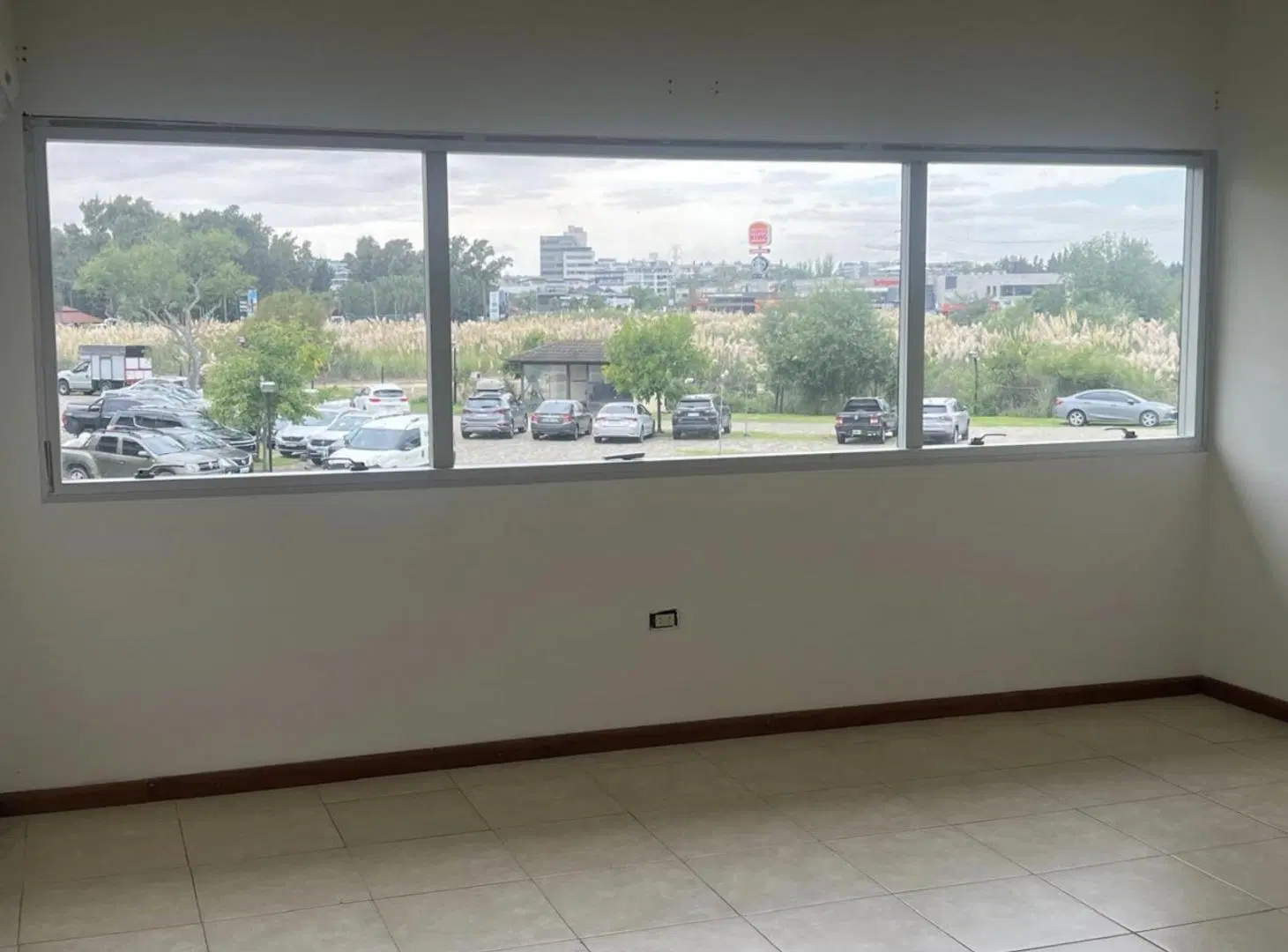 Oficina en alquiler en Riviera Park, Benavidez, Tigre 4