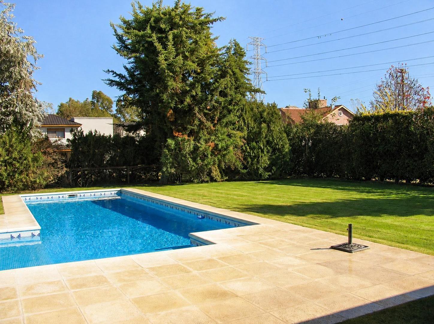 Casa en alquiler temporario  y anual con muebles en Club De Campo Pueyrredon, Pilar