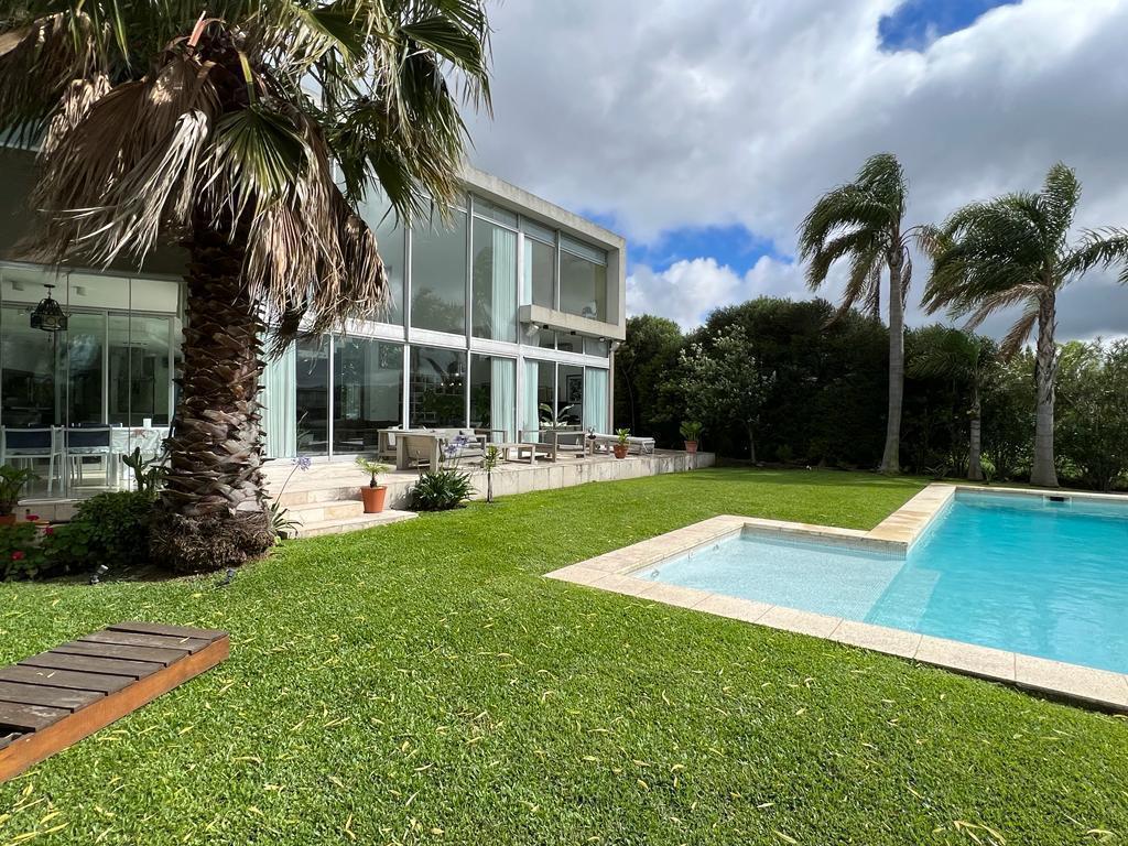 Foto de Casa en alquiler con muebles en barrio Los Alisos, Nordelta, imagen 1