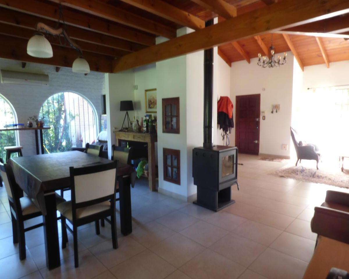 Casa en Venta en Villa Elisa 3