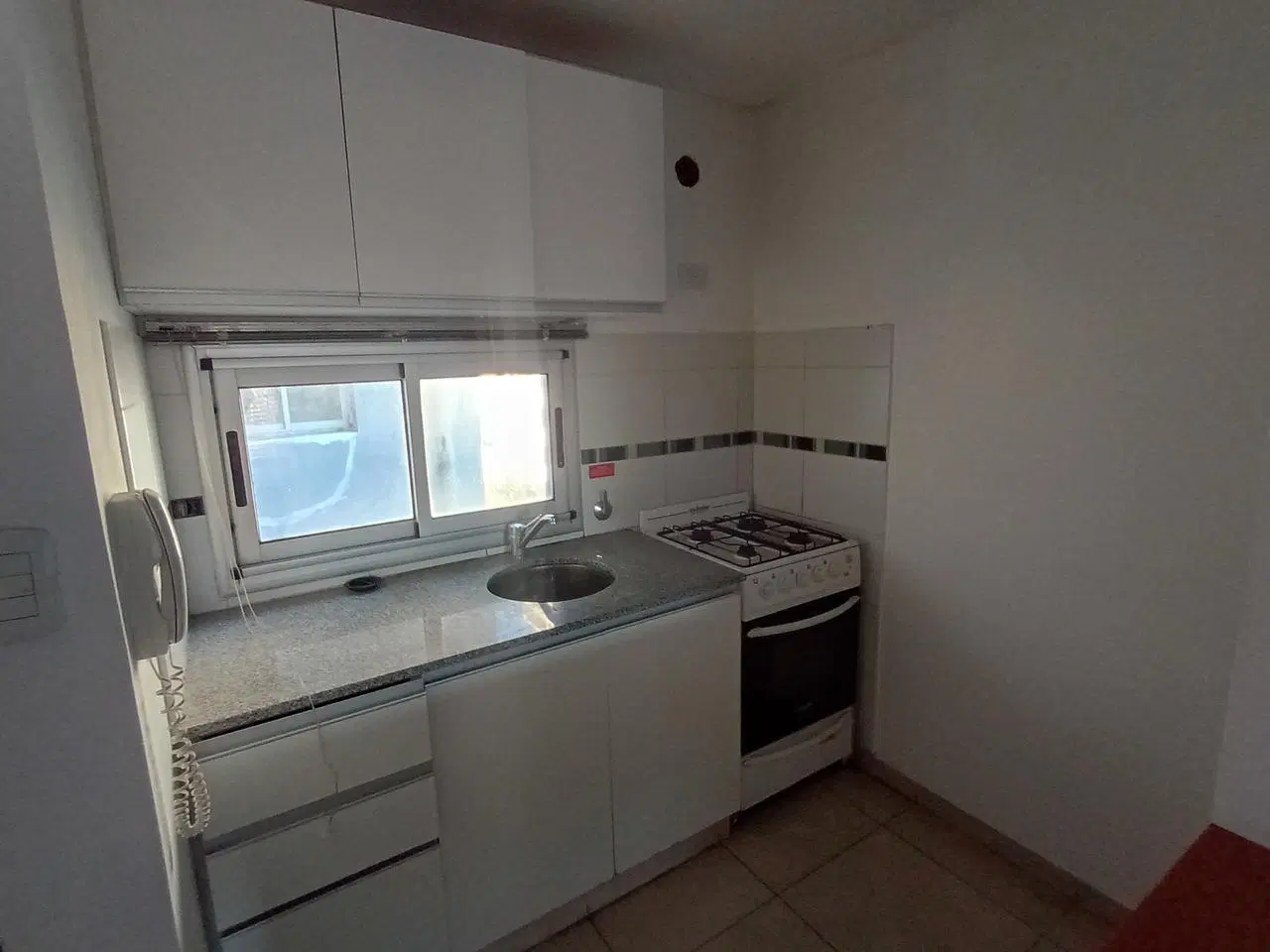 Monoambiente en alquiler en La Plata Av 13 e/ 63 y 64 - Dacal Bienes Raices 3