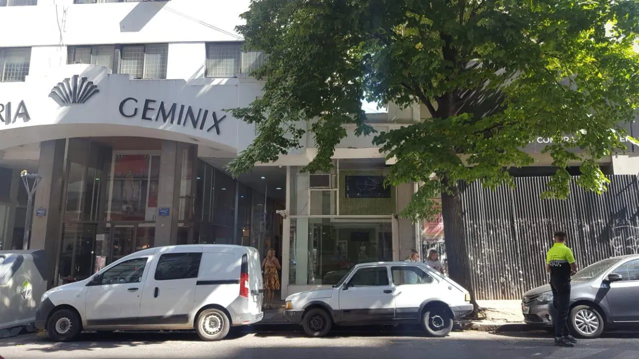Local en venta en La Plata 2