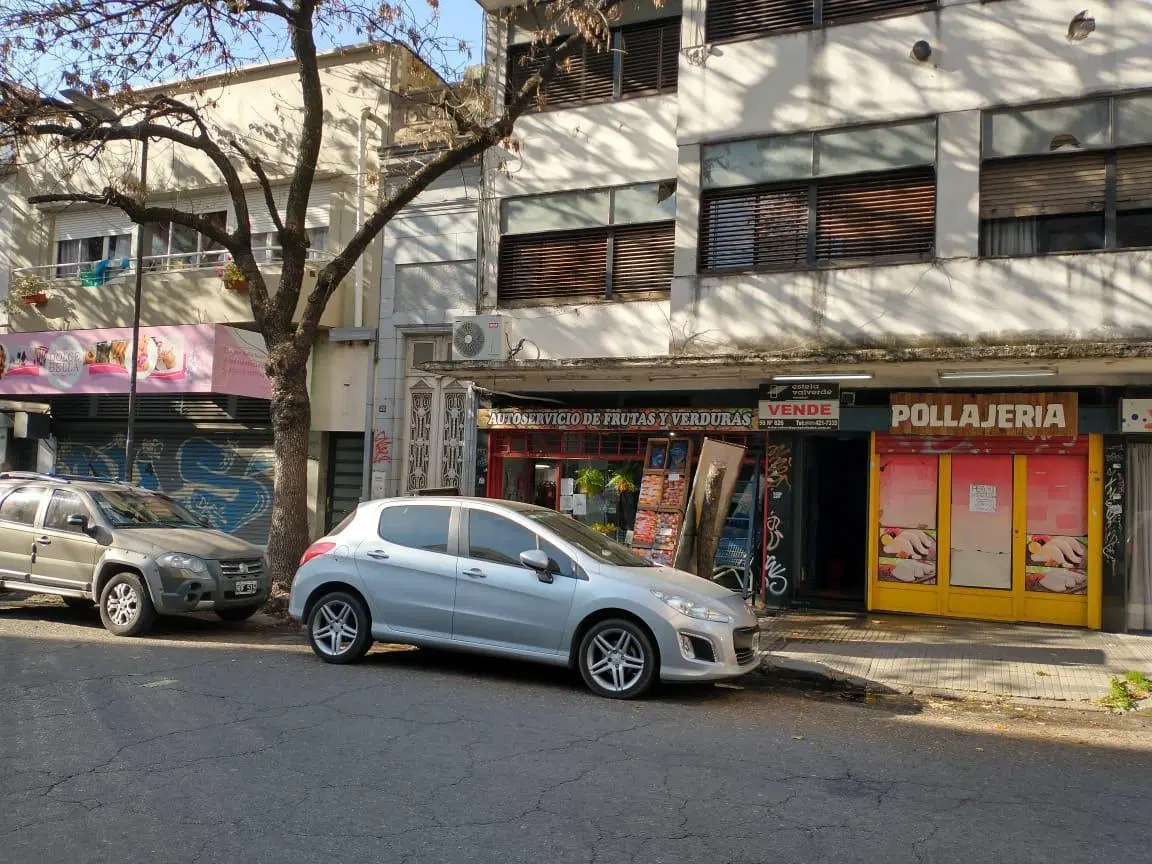 Local en venta en La Plata 3