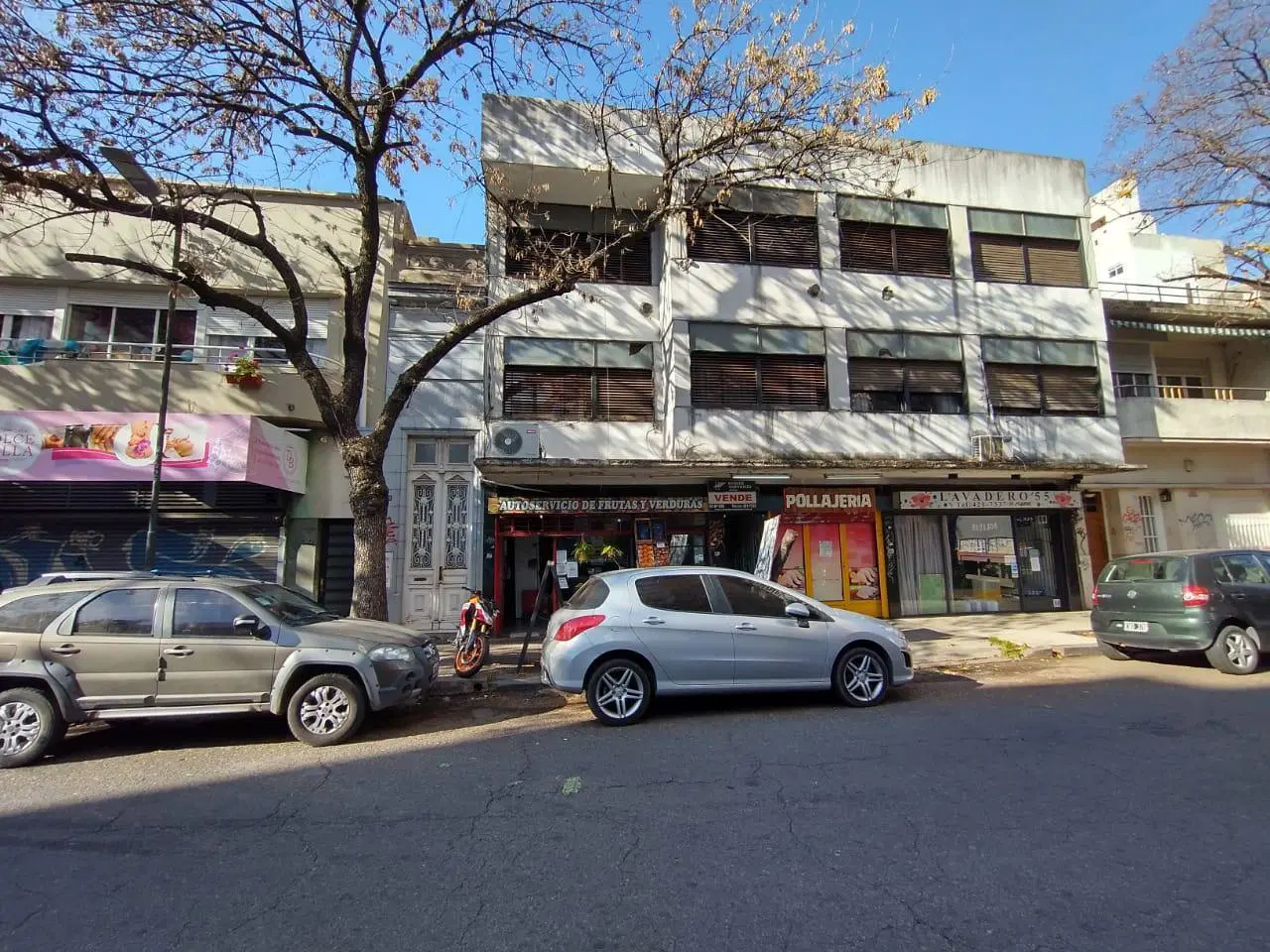 Local en venta en La Plata 2