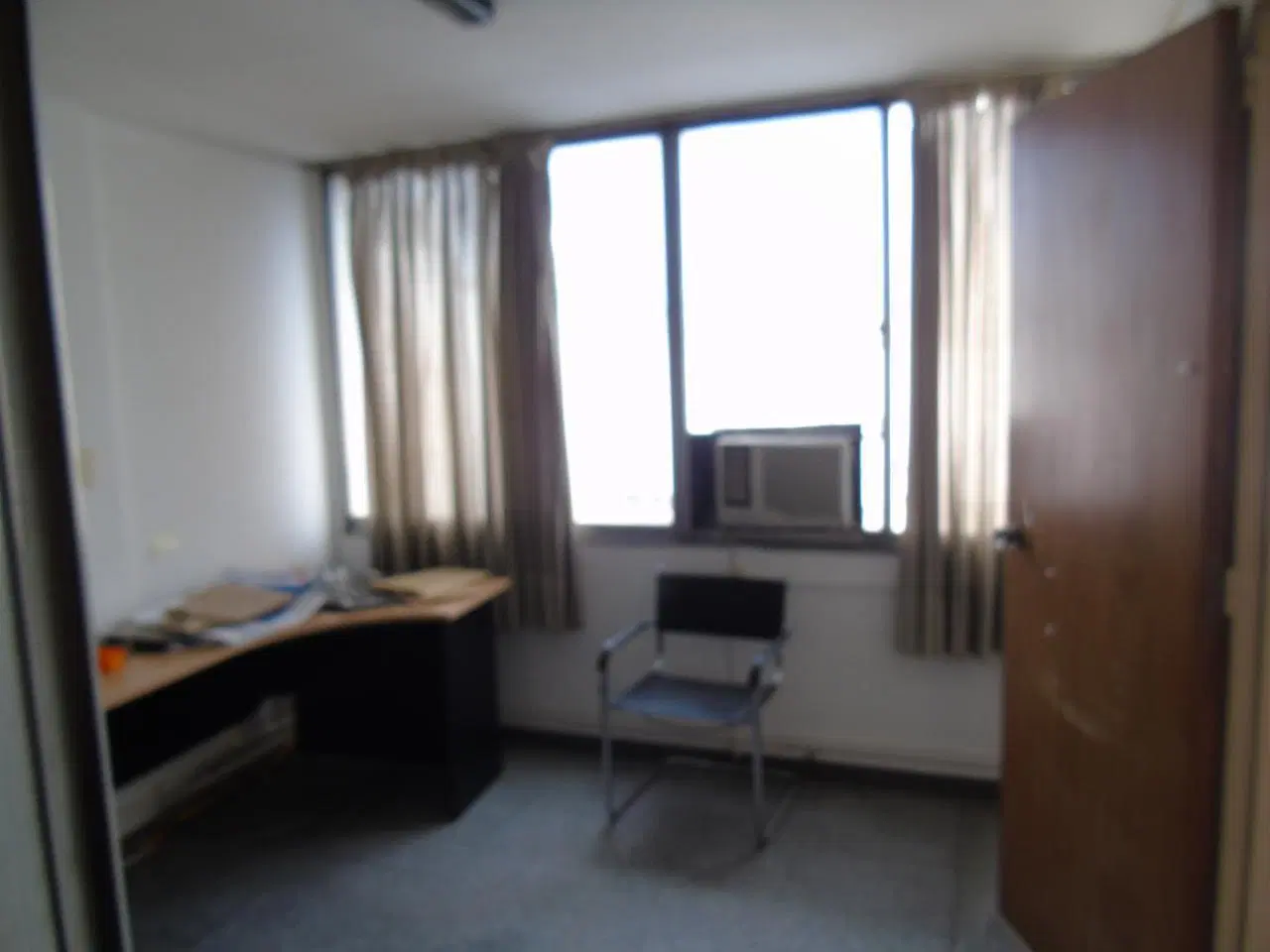 Oficina en venta sobre calle 8 en La Plata 4