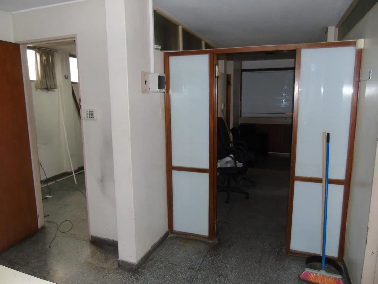 Oficina en venta sobre calle 8 en La Plata 3