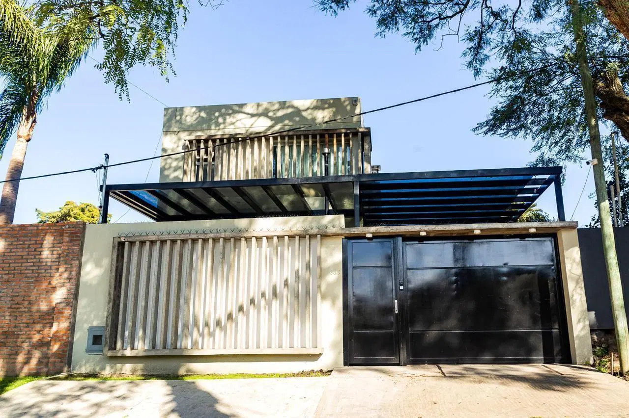 Casa en venta en Villa Elisa 8