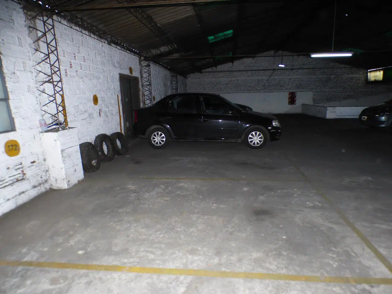 Cochera en venta en  La Plata 3