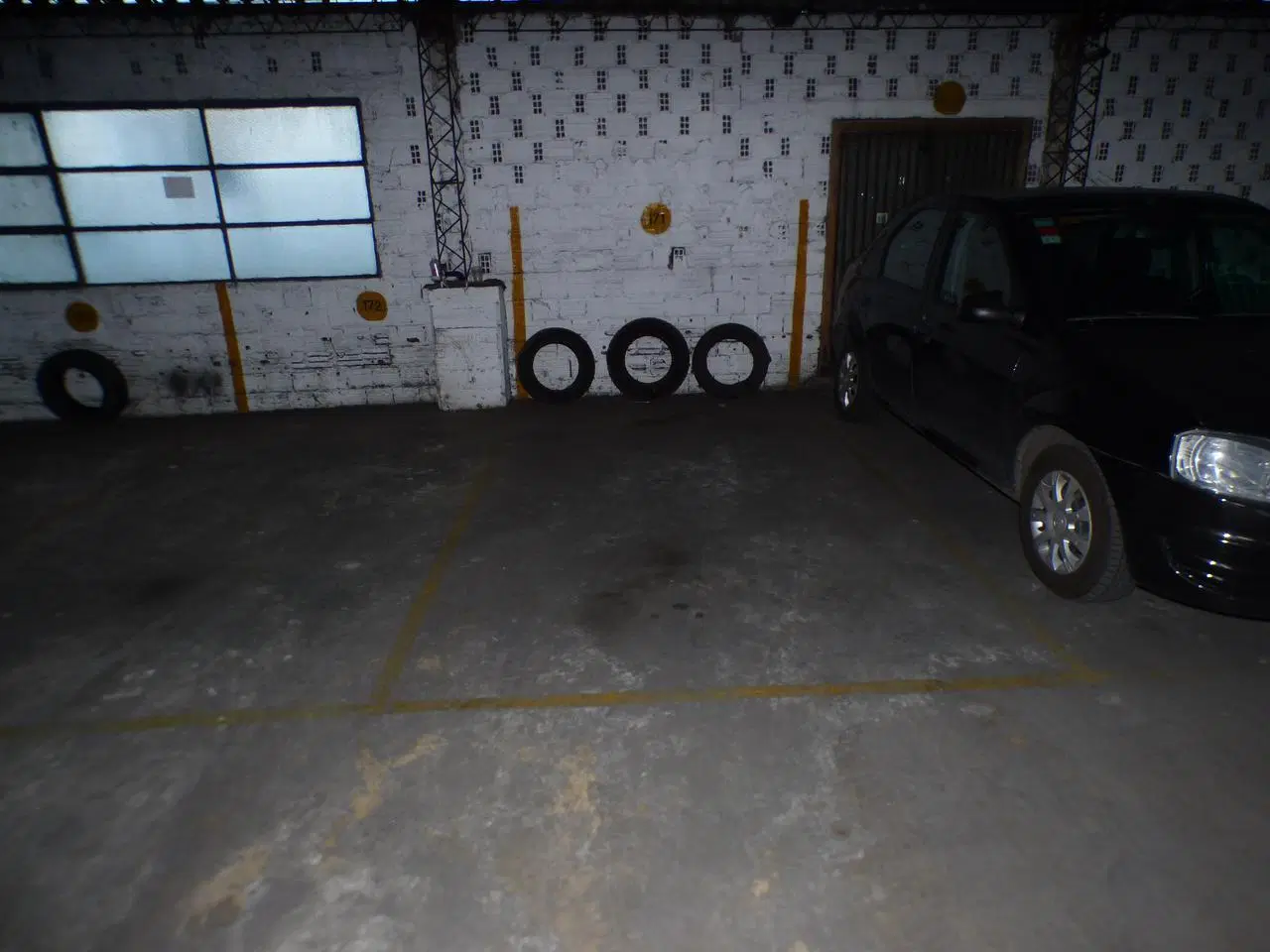 Cochera en venta en  La Plata 5