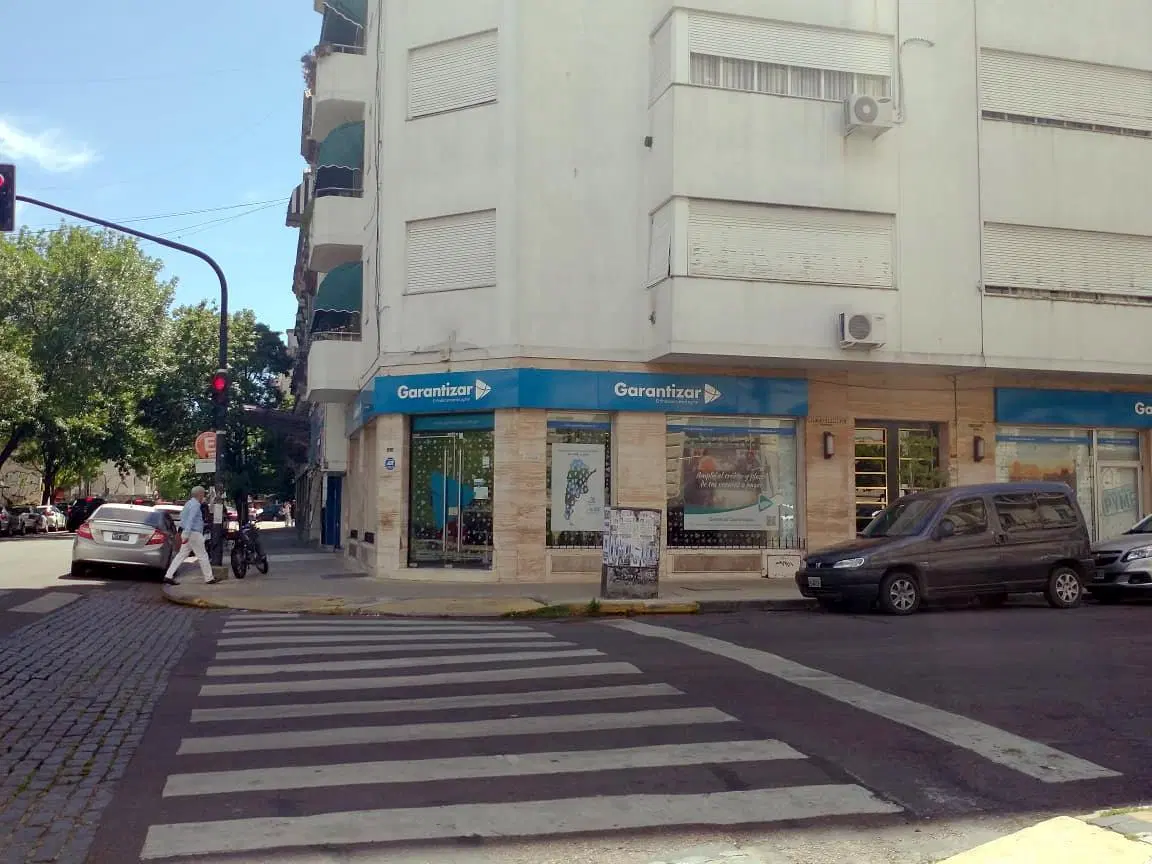 Local en venta en La Plata 4
