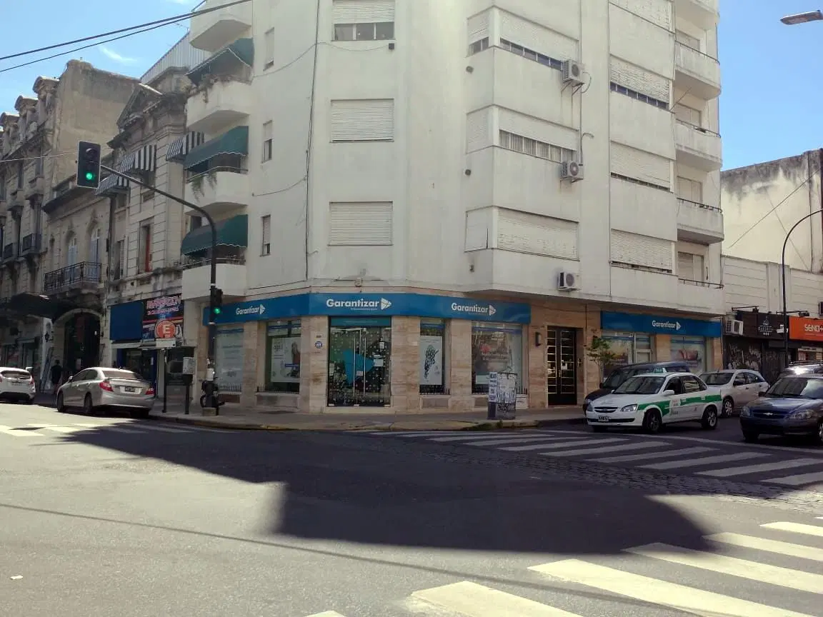 Local en venta en La Plata 3