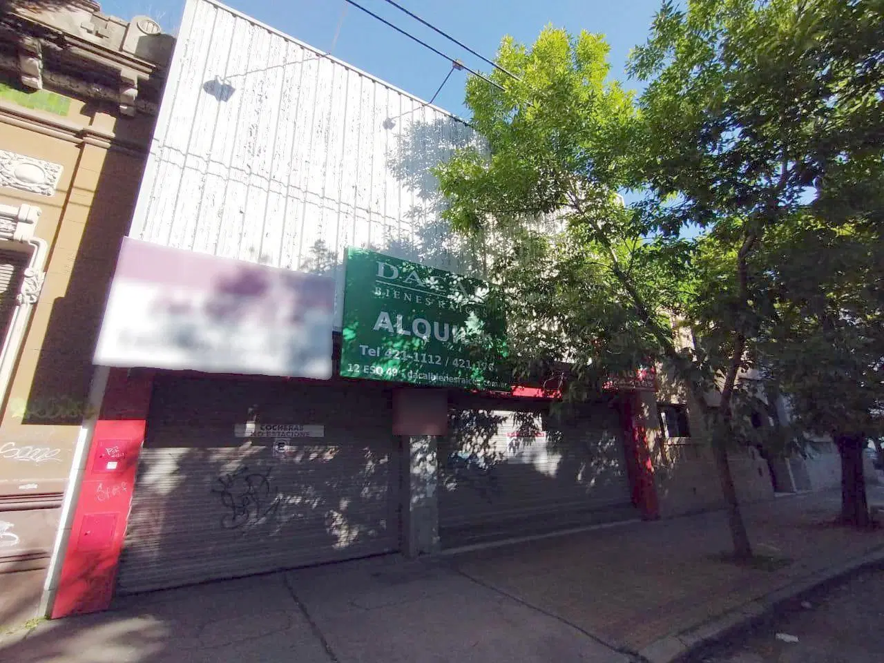 Local en venta en La Plata 2
