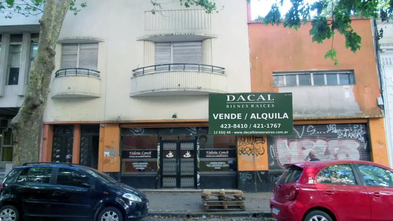 Local en venta en La Plata 2