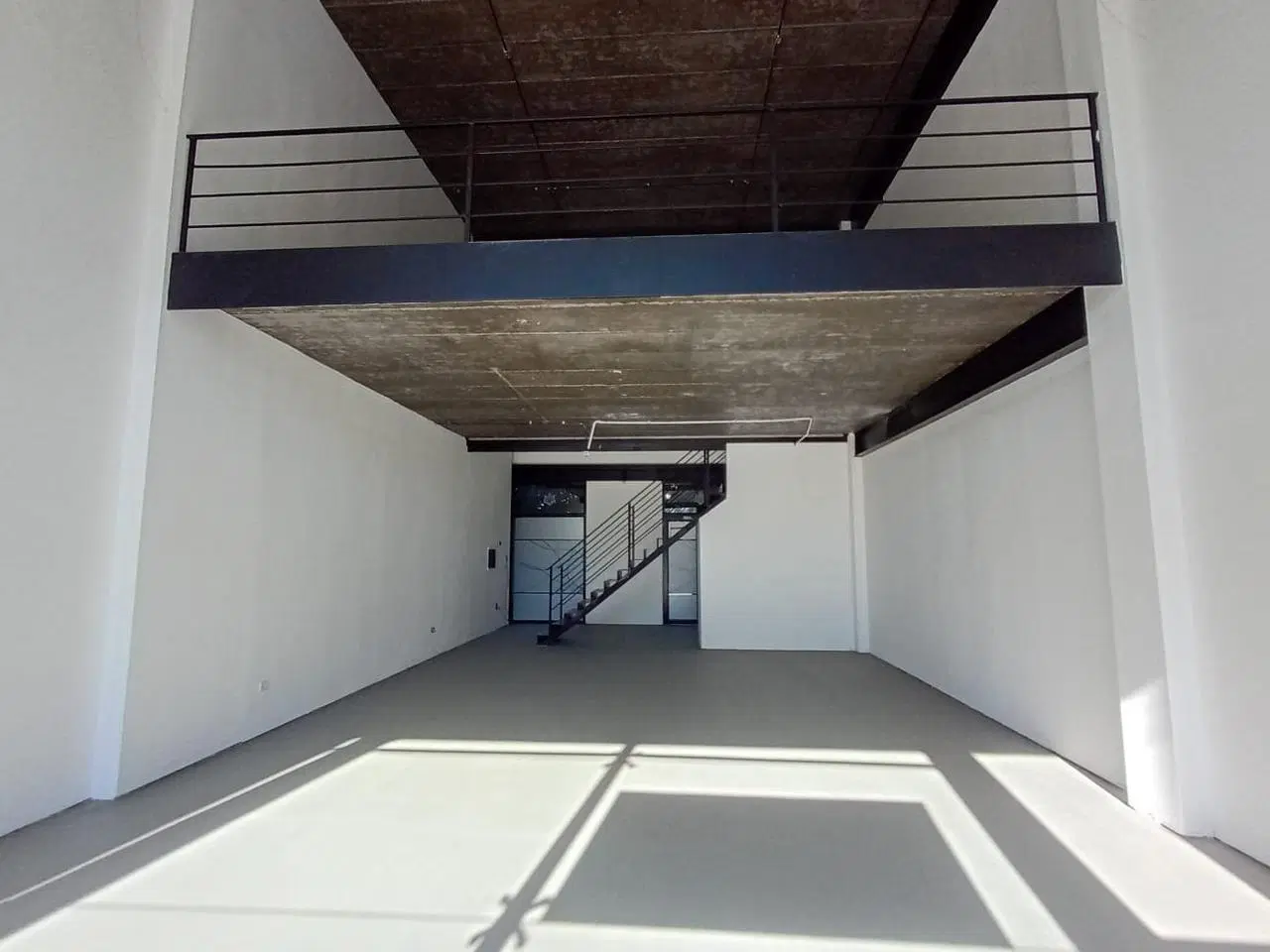 Local - Paseo Gonnet - Centenario y 493 - Dacal Bienes Raices 3