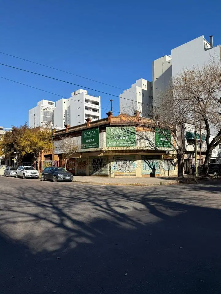 Local en venta en La Plata 1