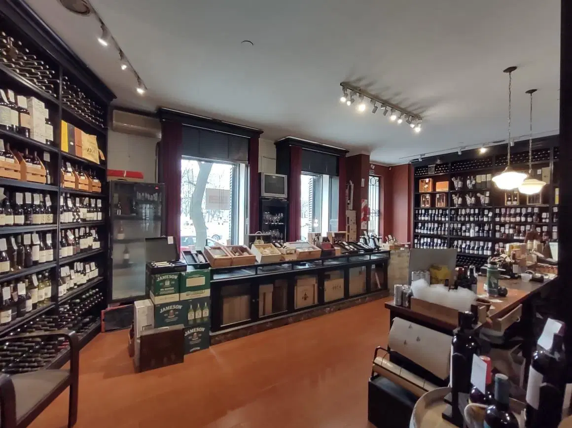 Local en venta en La Plata 2