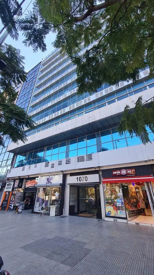 Oficina en venta en Retiro 4