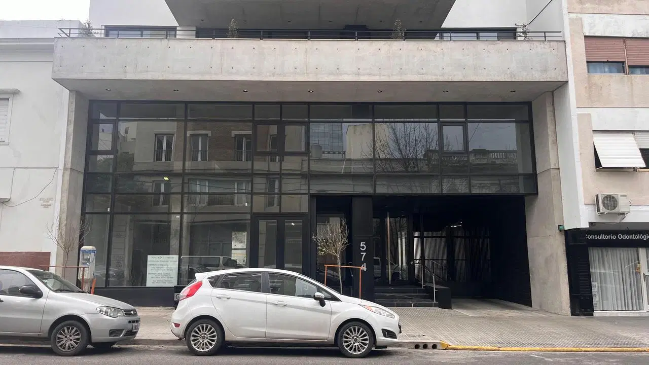 Local en venta en La Plata 1