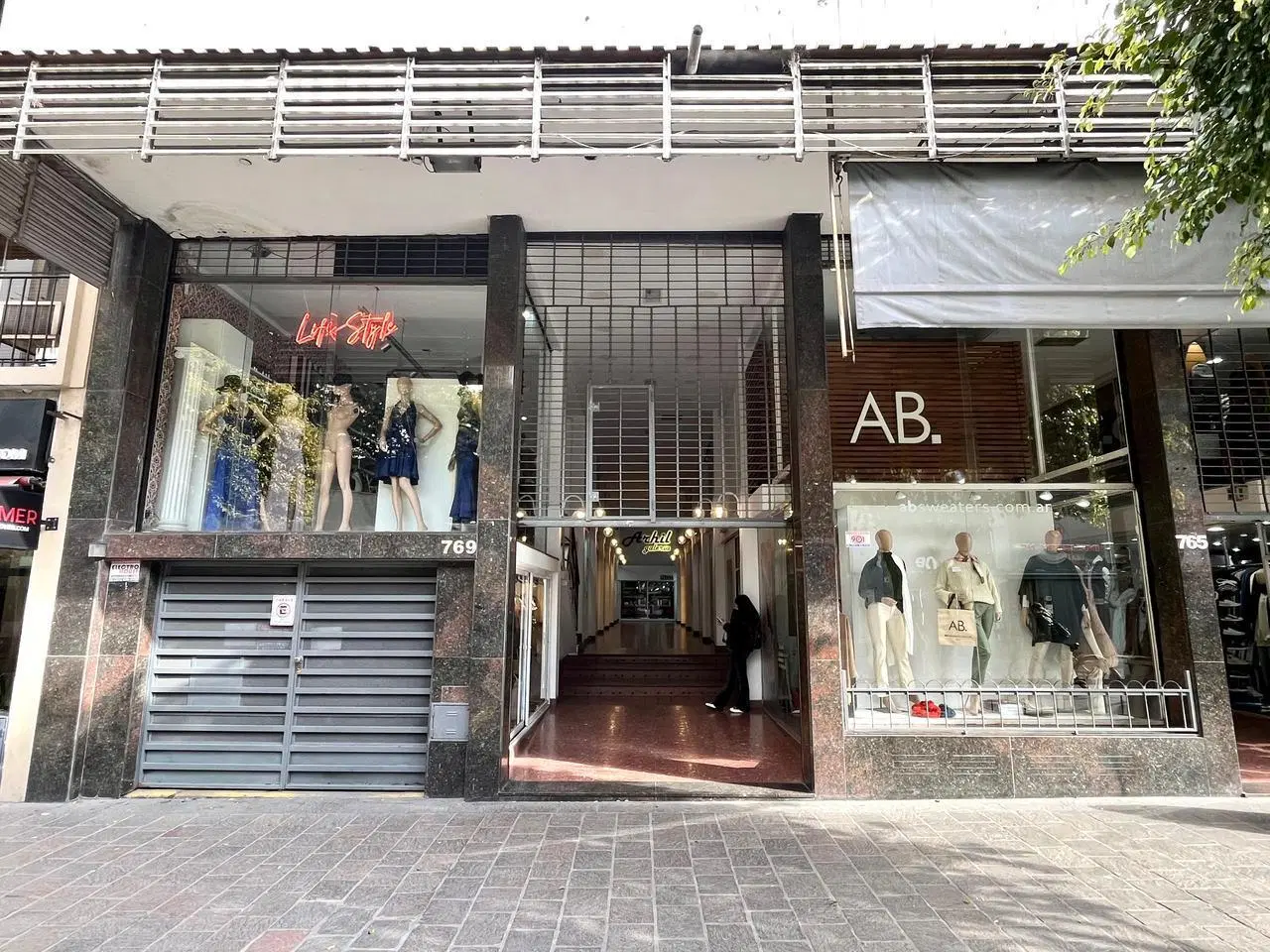 Edificio Comercial en venta en La Plata 2