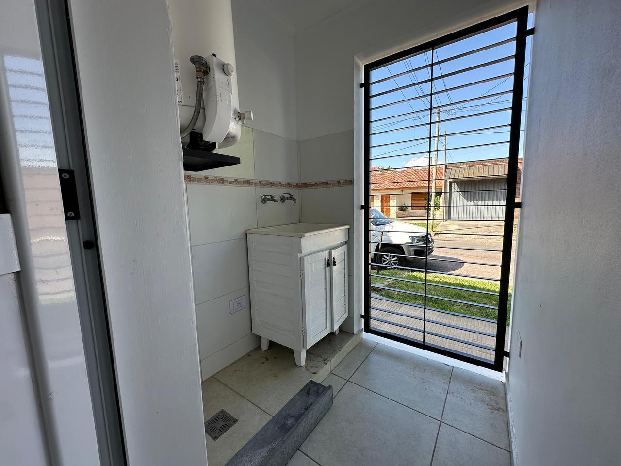 Foto de Departamento de 2 ambientes en alquiler en La Plata, imagen 2